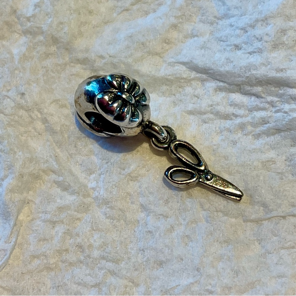 Retired Pandora Hairdresser Sheers